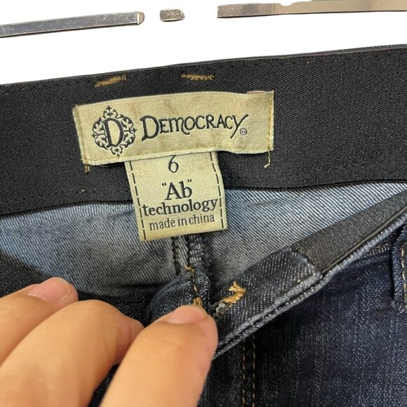 Democracy Womens Ab-solution Whiskered Bermuda Shorts Size 6 Dark Wash 14” - Picture 2 of 6